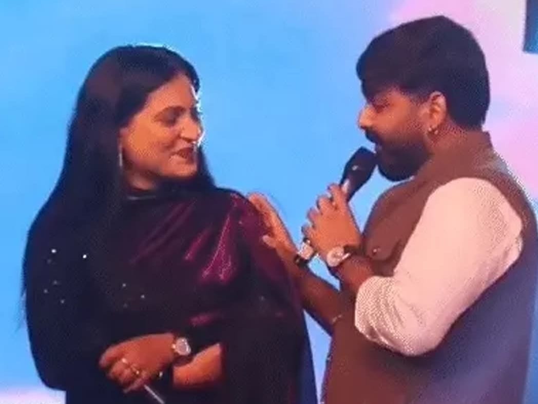 काला हूं… पर टिकाऊ हूं!” सिद्धार्थनगर महोत्सव के मंच से पवन सिंह का मज़ेदार बयान, शादी के सवाल पर छिड़ी चर्चा