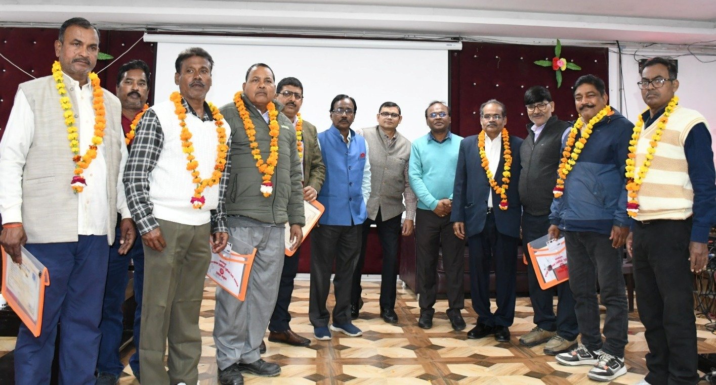 पूर्वोत्तर रेलवे में सेवानिवृत्त कर्मियों को दी गई विदाई