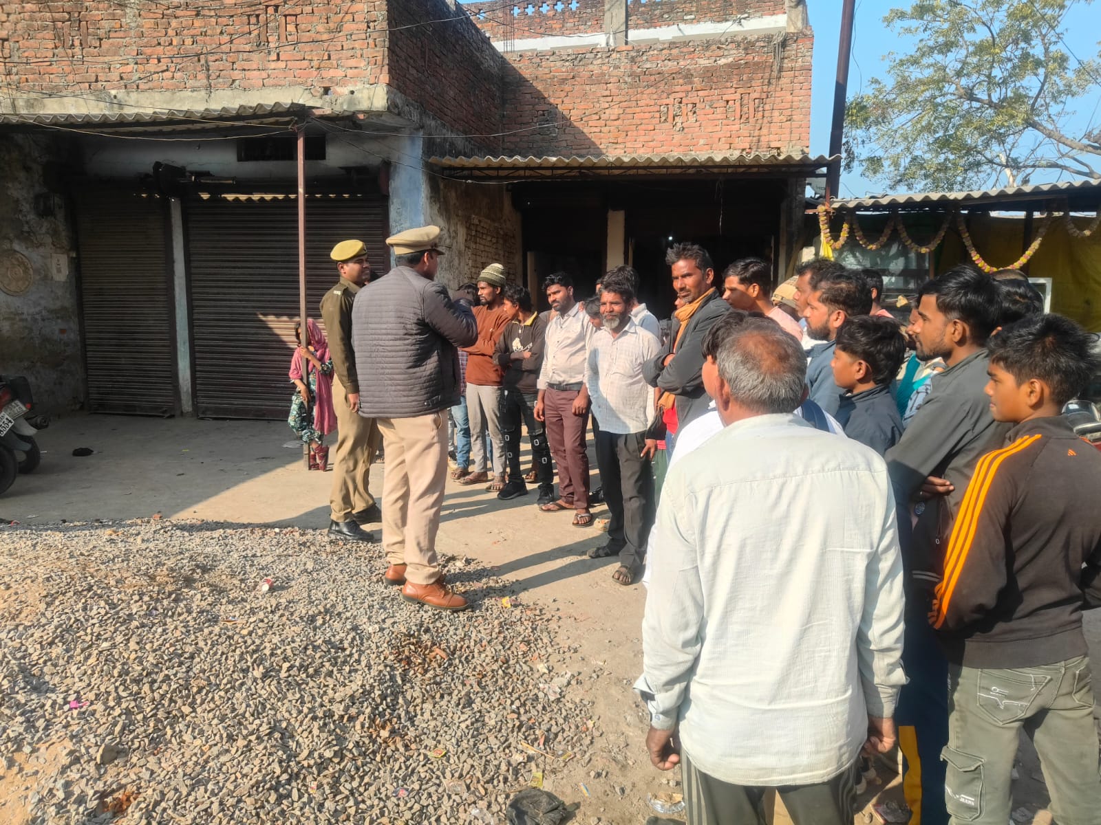 साइबर जागरूकता अभियान के तहत लोगों को पुलिस ने किया jagruk