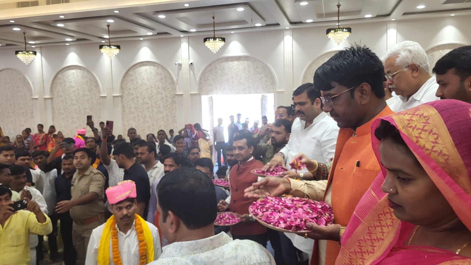 संतकबीरनगर में 135 जोड़े का सामूहिक विवाह संपन्न