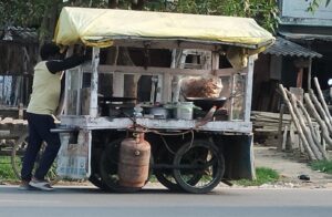घरों की रसोई सूनी, बाजारों में जल रहे घरेलू सिलेंडर! 3 IMG 20260512 WA1463
