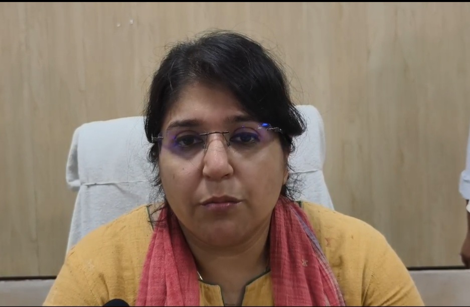 _*विशेष प्रवर्तन अभियान 15 मई तक*_ _*अवैध मदिरा के निर्माण एवं तस्करी पर अंकुश के लिए तहसीलवार टीमें गठित – डीएम*